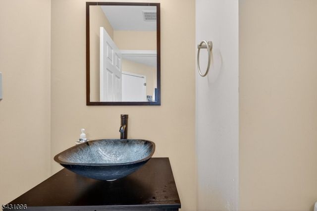 33 Nostrand Rd, Hillsborough Twp., NJ 08844