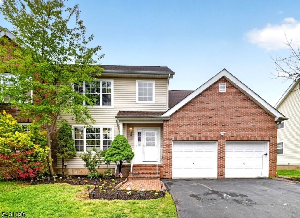 33 Nostrand Rd, Hillsborough Twp., NJ 08844
