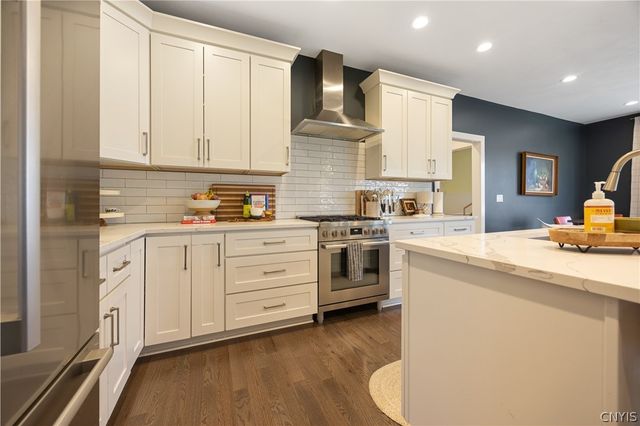 111 Left Field, Manlius, NY 13104