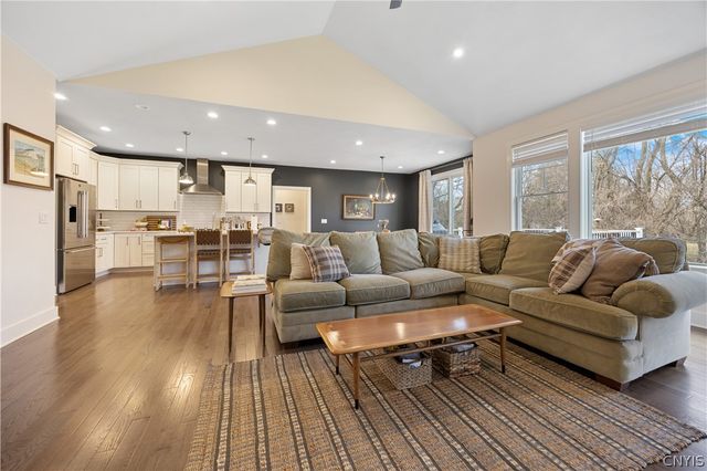 111 Left Field, Manlius, NY 13104