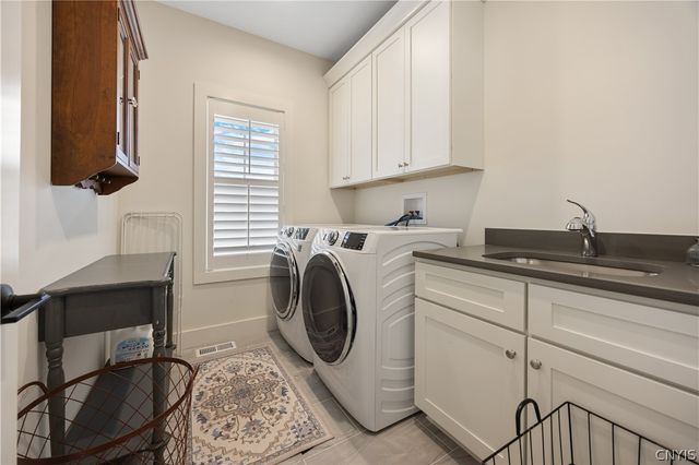 111 Left Field, Manlius, NY 13104