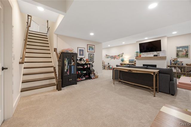 111 Left Field, Manlius, NY 13104