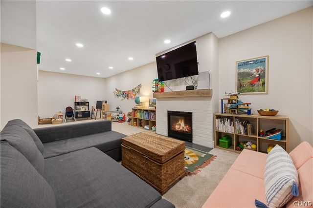 111 Left Field, Manlius, NY 13104