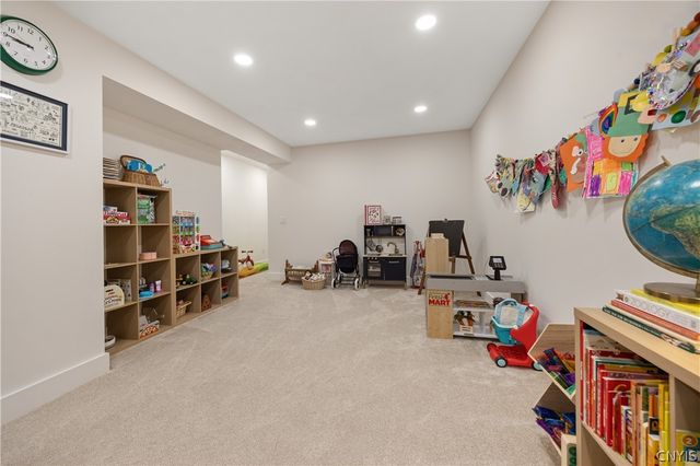 111 Left Field, Manlius, NY 13104