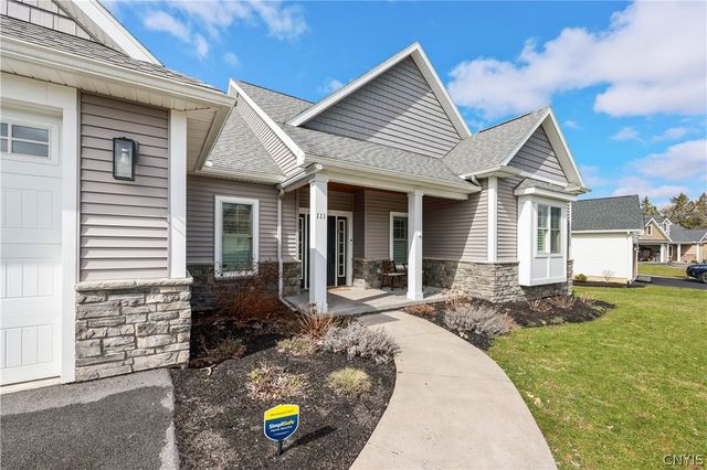 111 Left Field, Manlius, NY 13104