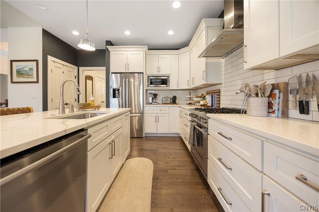 111 Left Field, Manlius, NY 13104