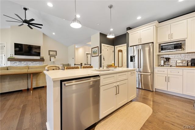 111 Left Field, Manlius, NY 13104