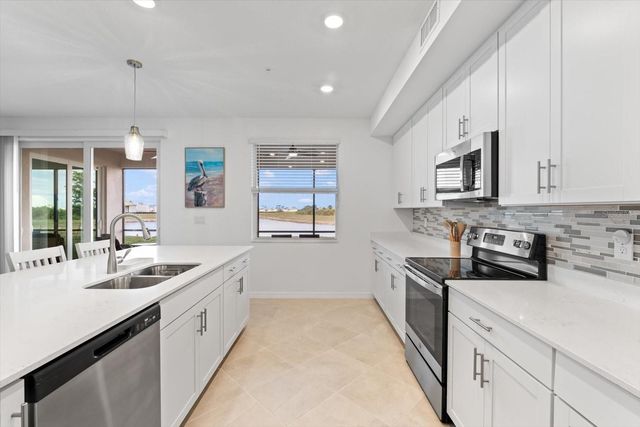 17585 BORACAY COURT 2-102, Venice, FL 34293