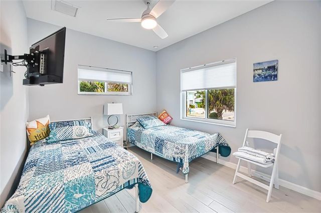 431 Lazy WAY, Fort Myers Beach, FL 33931