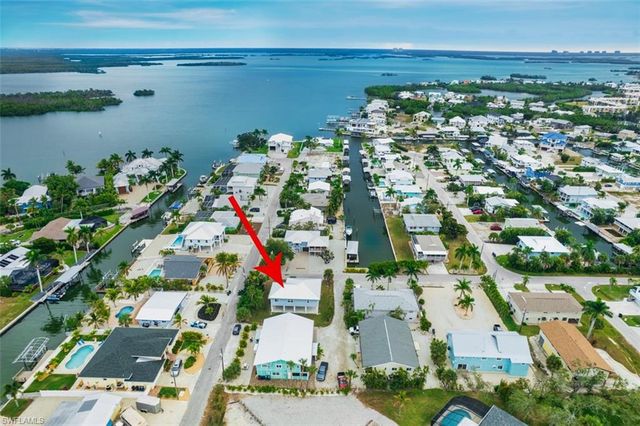 431 Lazy WAY, Fort Myers Beach, FL 33931