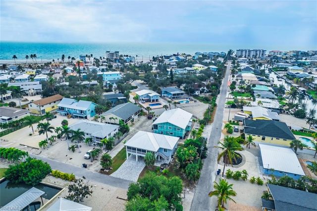 431 Lazy WAY, Fort Myers Beach, FL 33931