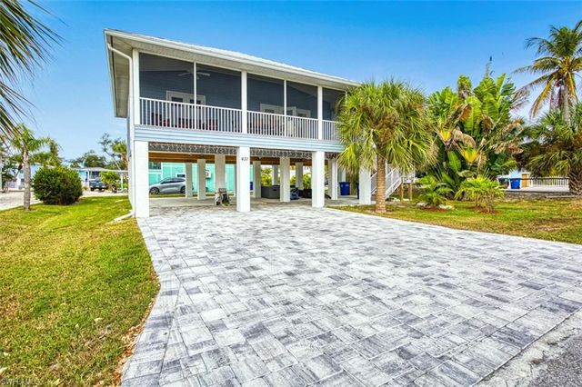 431 Lazy WAY, Fort Myers Beach, FL 33931
