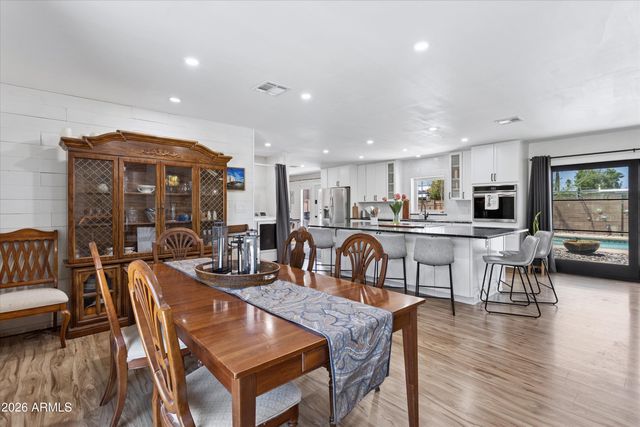 2914 E BERYL Avenue, Phoenix, AZ 85028