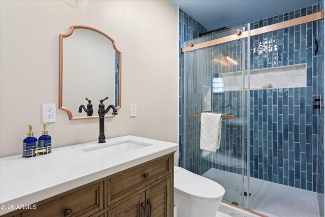 2914 E BERYL Avenue, Phoenix, AZ 85028