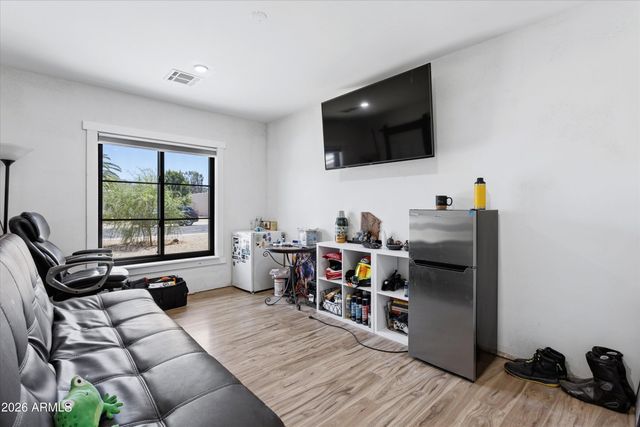 2914 E BERYL Avenue, Phoenix, AZ 85028