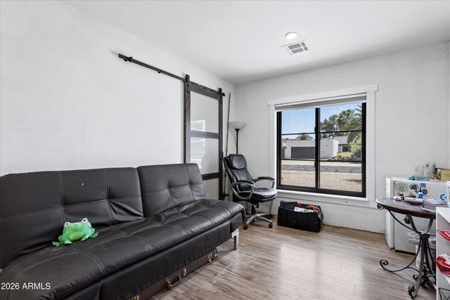 2914 E BERYL Avenue, Phoenix, AZ 85028