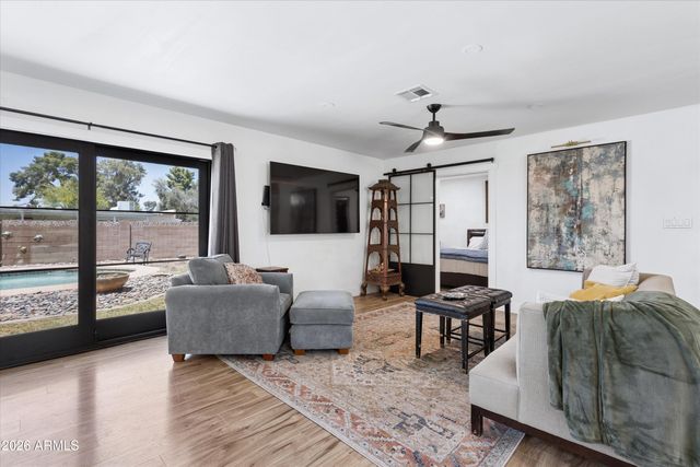 2914 E BERYL Avenue, Phoenix, AZ 85028