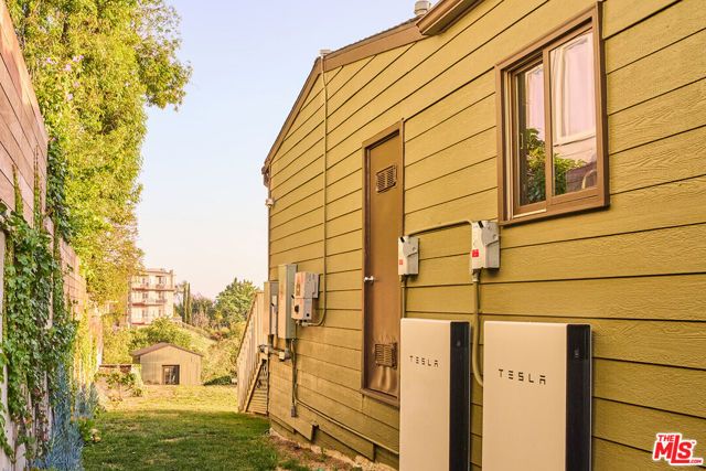 948 Elyria Drive, Los Angeles, CA 90065