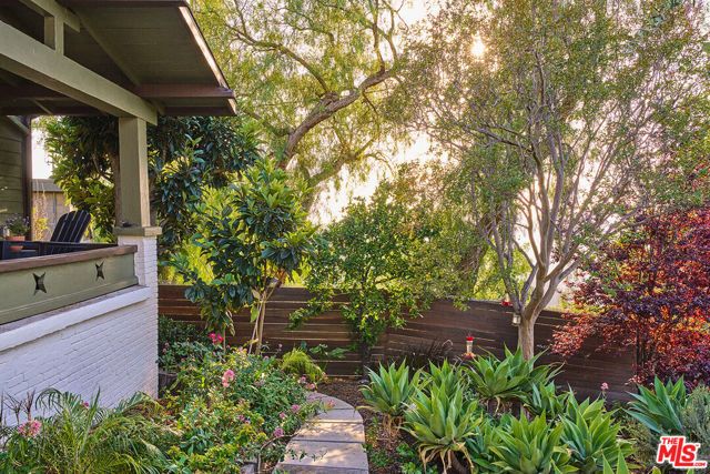948 Elyria Drive, Los Angeles, CA 90065