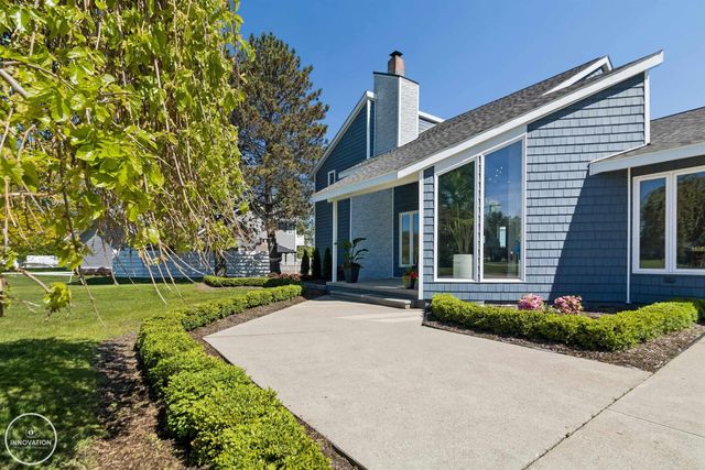 1600 N Channel Drive, Harsens Island, MI 48028