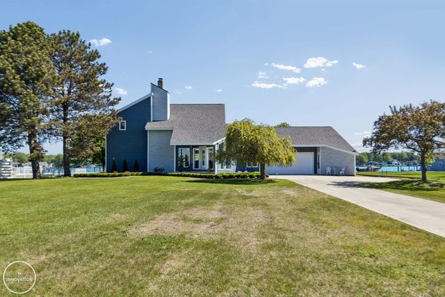 1600 N Channel Drive, Harsens Island, MI 48028