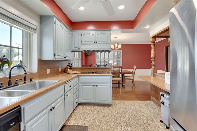 510 Fernshaw, La Verne, CA 91750