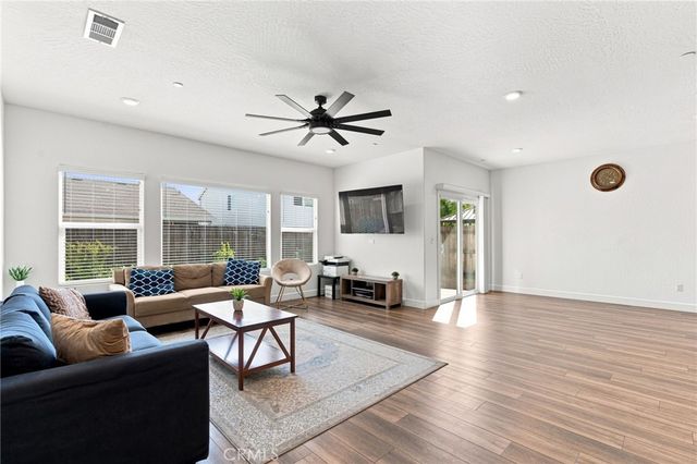 5846 E Truman, Fresno, CA 93727