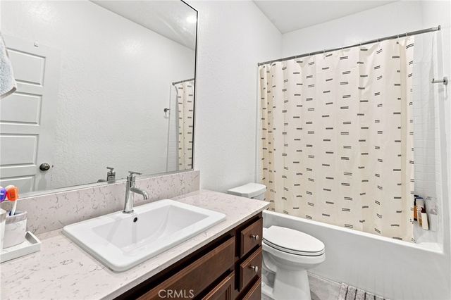 5846 E Truman, Fresno, CA 93727