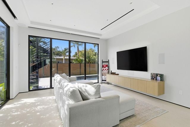 2103 Bayview Drive, Fort Lauderdale, FL 33305