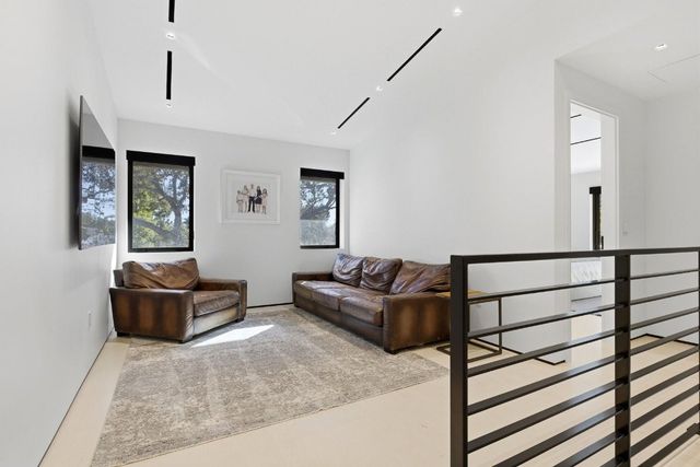 2103 Bayview Drive, Fort Lauderdale, FL 33305