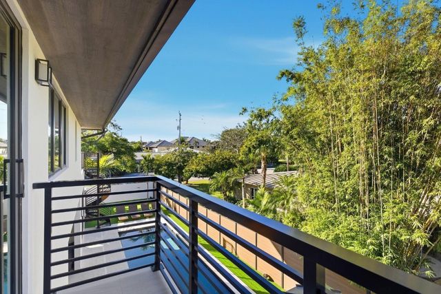 2103 Bayview Drive, Fort Lauderdale, FL 33305