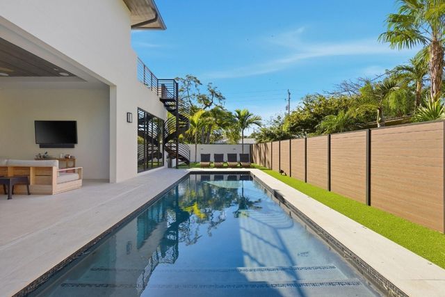 2103 Bayview Drive, Fort Lauderdale, FL 33305