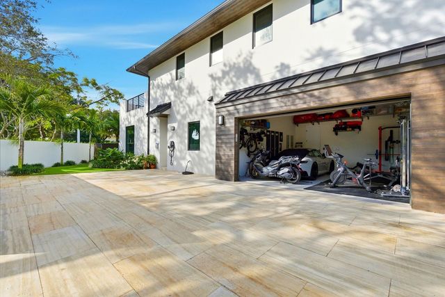 2103 Bayview Drive, Fort Lauderdale, FL 33305