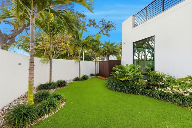 2103 Bayview Drive, Fort Lauderdale, FL 33305