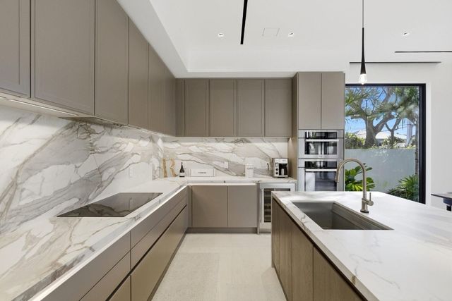 2103 Bayview Drive, Fort Lauderdale, FL 33305