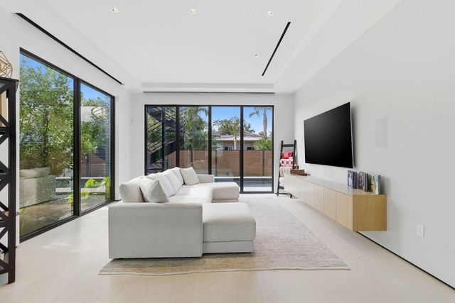 2103 Bayview Drive, Fort Lauderdale, FL 33305