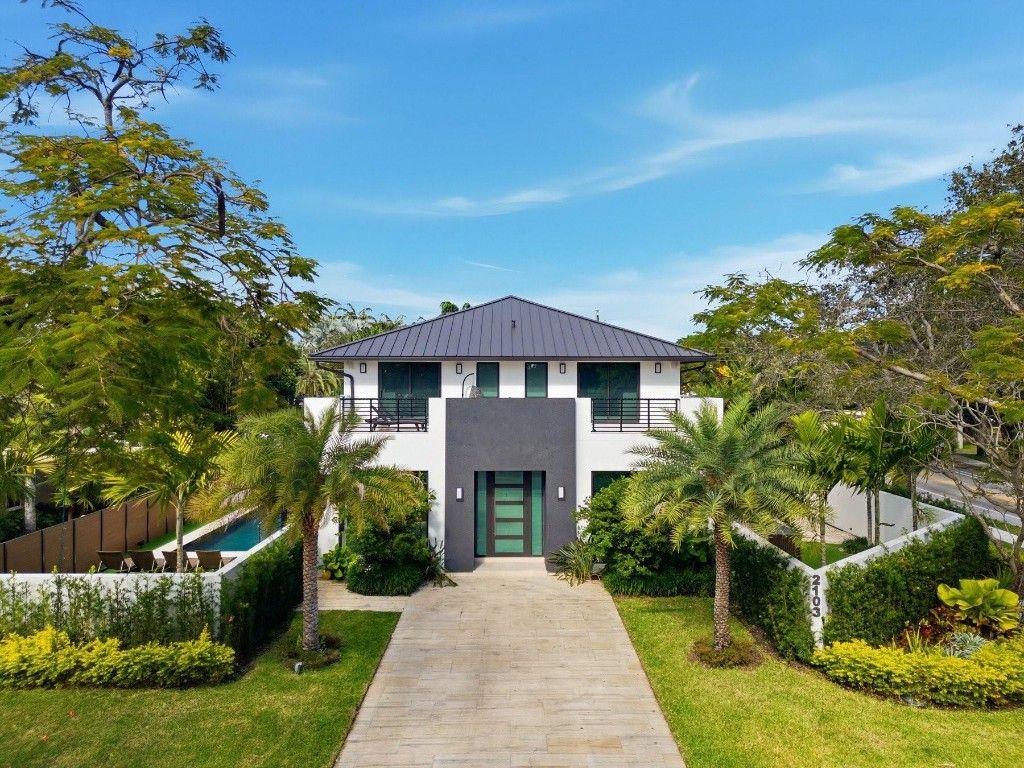 2103 Bayview Drive, Fort Lauderdale, FL 33305