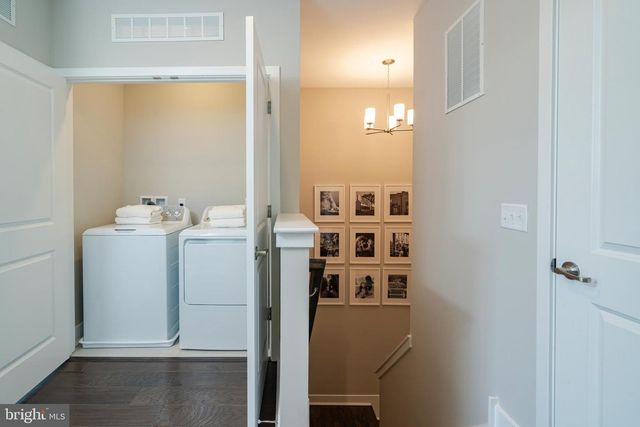 169 LEONA STEWART LN, Pennington, NJ 08534