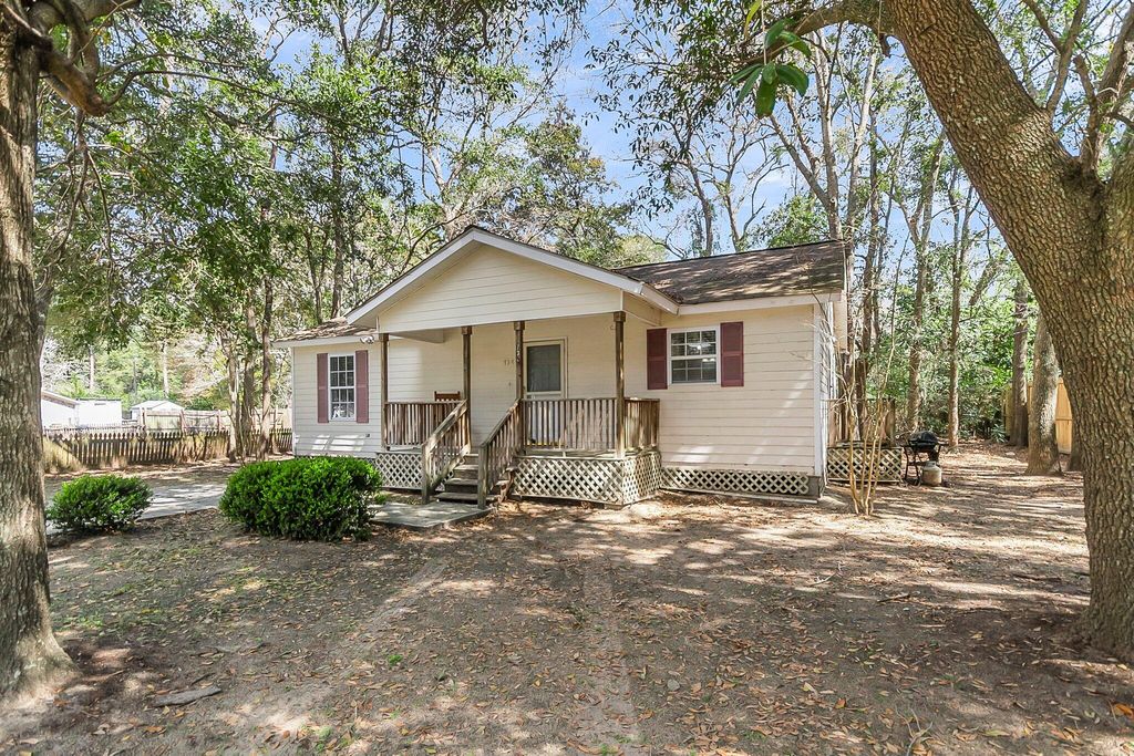 738 Spark Street, Mount Pleasant, SC 29464