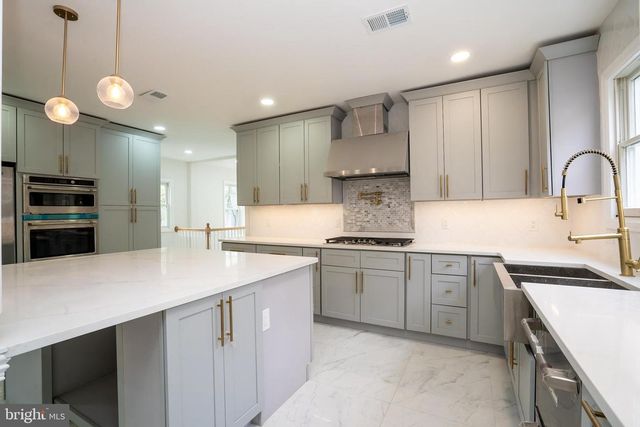 201 MORRISON AVE, Hightstown, NJ 08520