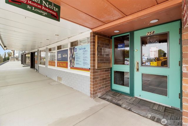 758 Peace Portal Drive, Blaine, WA 98230