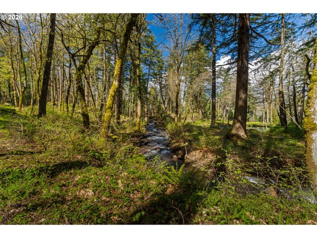 445 COUNTRY CLUB Rd, Hood River, OR 97031
