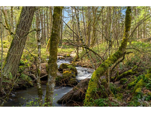 445 COUNTRY CLUB Rd, Hood River, OR 97031