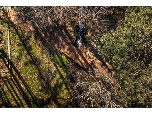 445 COUNTRY CLUB Rd, Hood River, OR 97031