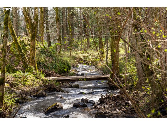 445 COUNTRY CLUB Rd, Hood River, OR 97031