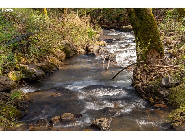 445 COUNTRY CLUB Rd, Hood River, OR 97031