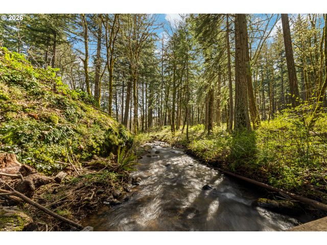 445 COUNTRY CLUB Rd, Hood River, OR 97031