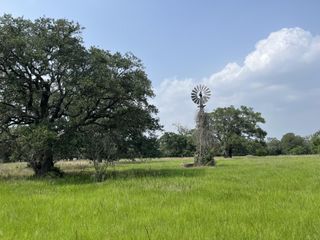 0 Cr 208, Weimar, TX 78962