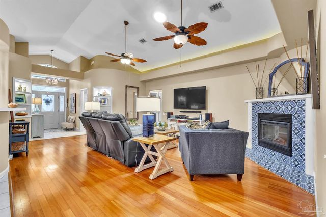 9895 Rail Cir, Pensacola, FL 32507