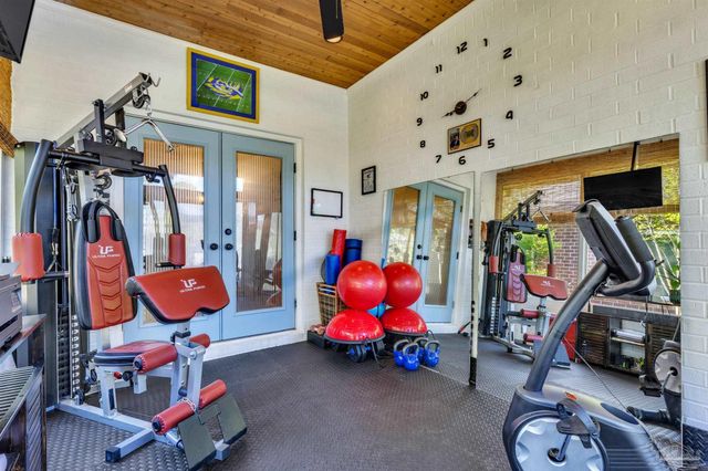 9895 Rail Cir, Pensacola, FL 32507